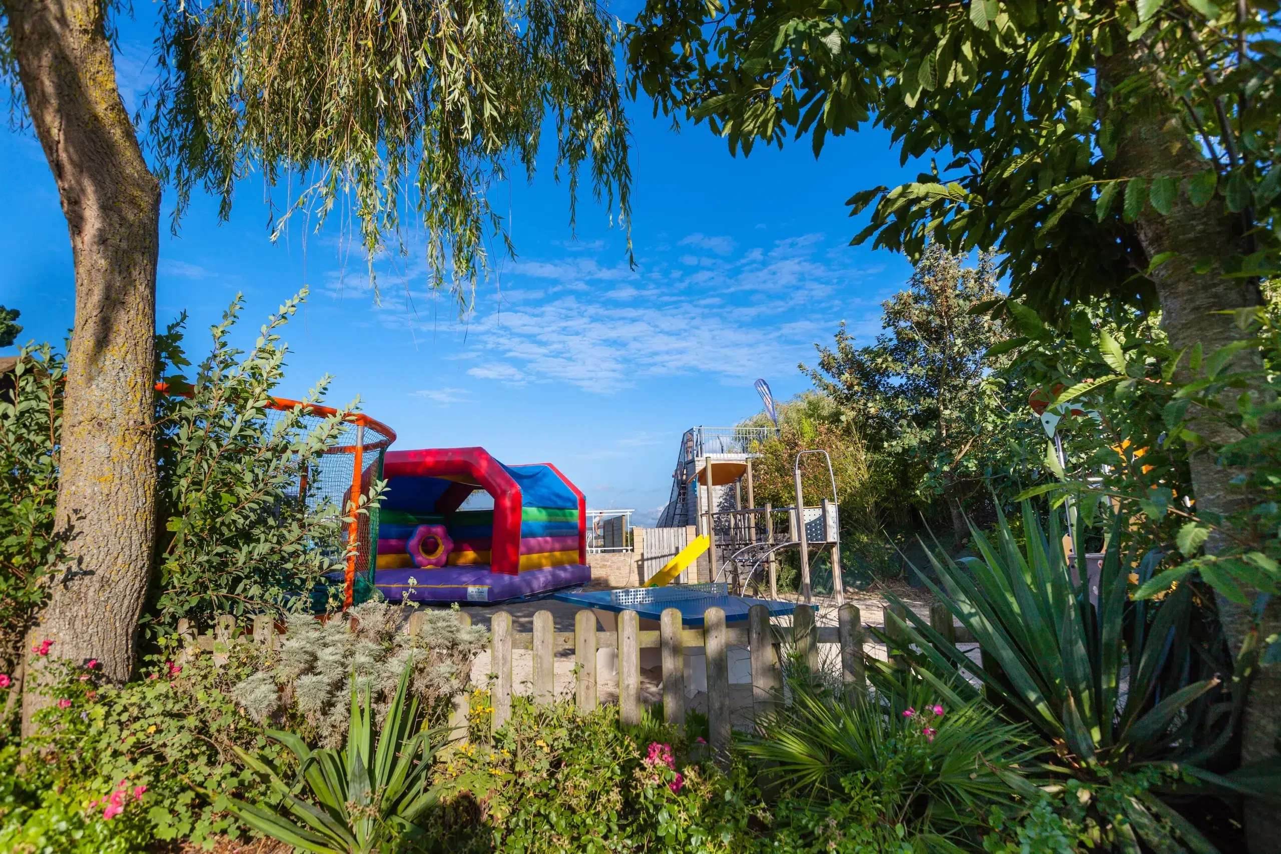 Campingplatz in Finistere mit Spielplatz und Trampolin